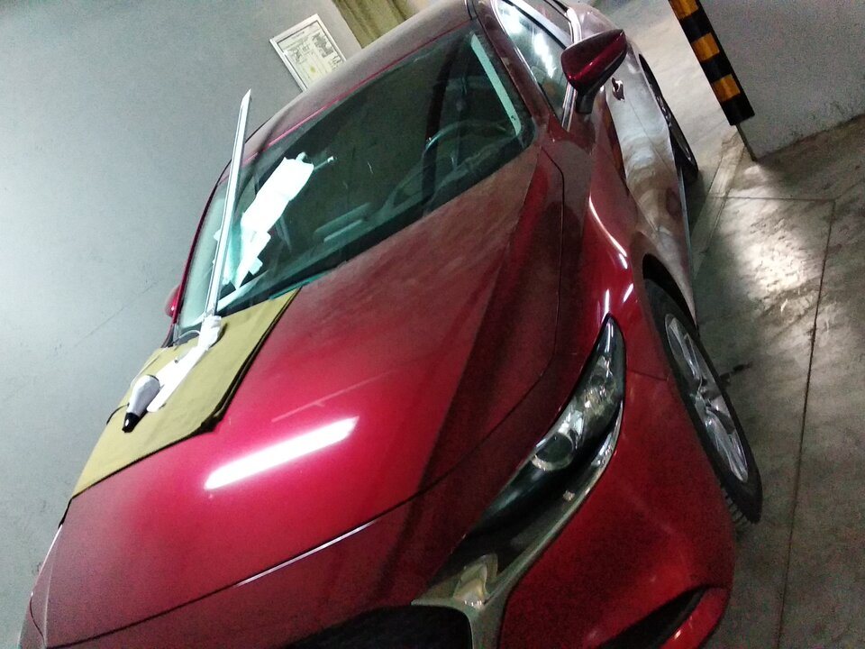 Ремонт трещины лобового стекла на Mazda